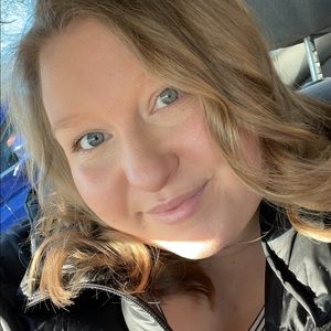 Meet your Posher, Cassandra
